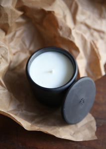 Fé Scented Candle - Amber