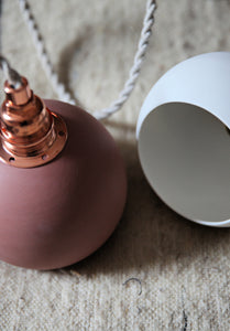 Lampe pendante en porcelaine Serpa fabriquée à la main au Portugal