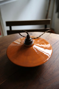 Lampe pendante Tomar fabriquée à la main en faïence au Portugal